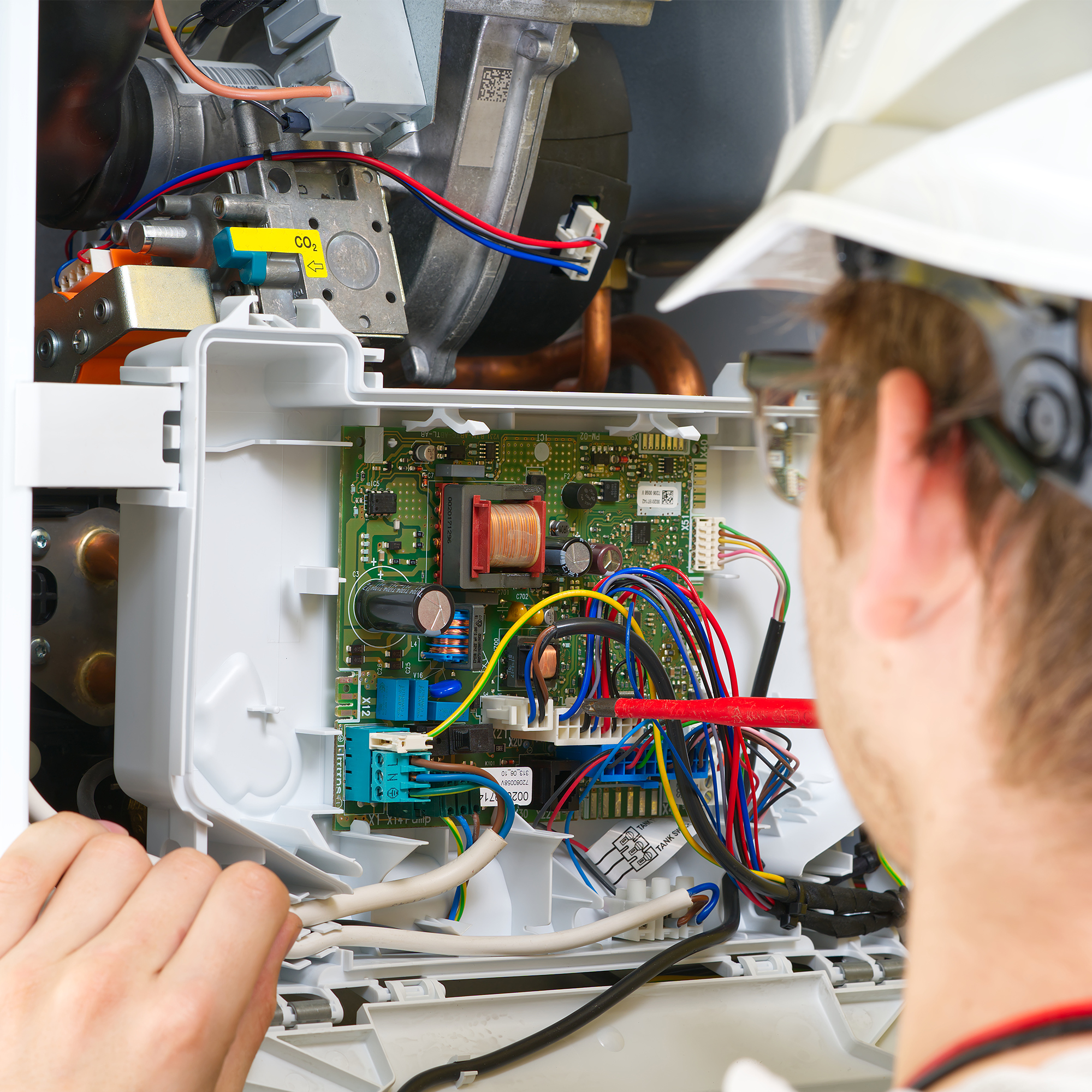 Kombi Arıza Tespiti & Elektronik Kart Tamiri